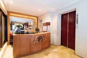 RedDoorz Premium near Greenbelt Makati