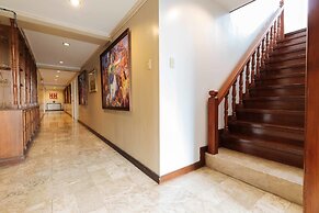 RedDoorz Premium near Greenbelt Makati