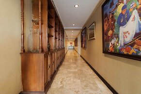 RedDoorz Premium near Greenbelt Makati