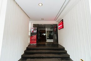 RedDoorz Premium near Greenbelt Makati
