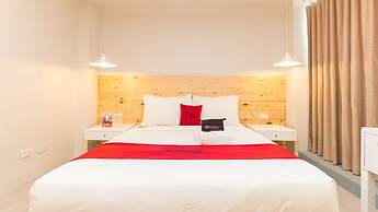 RedDoorz Premium near Greenbelt Makati