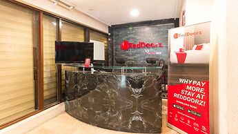 RedDoorz Premium near Greenbelt Makati