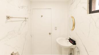 RedDoorz Premium near Greenbelt Makati