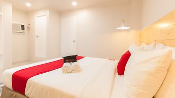 RedDoorz Premium near Greenbelt Makati