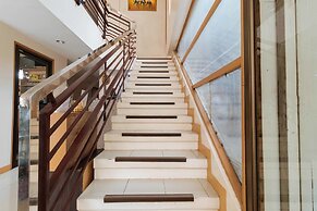 RedDoorz near Little Tokyo Makati