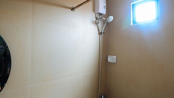 RedDoorz @ Hotel Rosemarie