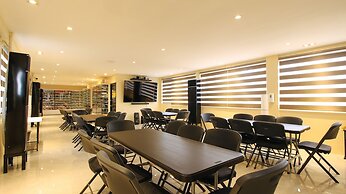 RedDoorz @ Hotel Rosemarie