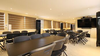 RedDoorz @ Hotel Rosemarie