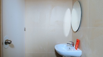 RedDoorz @ Hotel Rosemarie