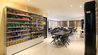 RedDoorz @ Hotel Rosemarie