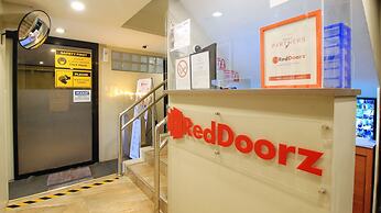 RedDoorz @ Hotel Rosemarie
