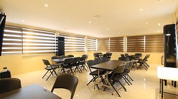 RedDoorz @ Hotel Rosemarie