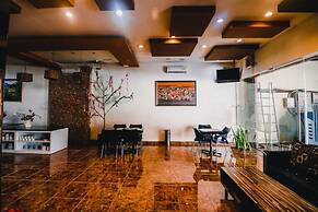 RedDoorz Plus near Sultan Hasanuddin Airport