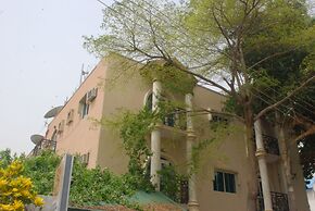 GQ International Hotel