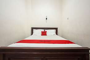 RedDoorz @ Raya Ngagel 2