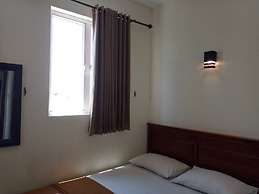 RedDoorz @ Raya Ngagel 2