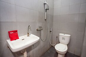 RedDoorz @ Raya Ngagel 2