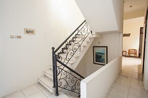 RedDoorz @ Raya Ngagel 2