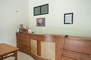 RedDoorz @ Raya Ngagel 2