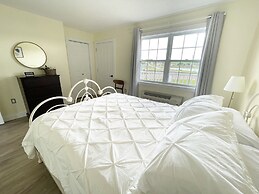 Gateway to Greenwich Suites