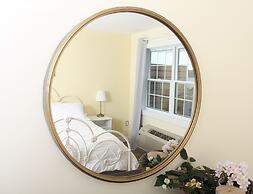 Gateway to Greenwich Suites