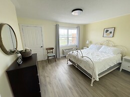 Gateway to Greenwich Suites