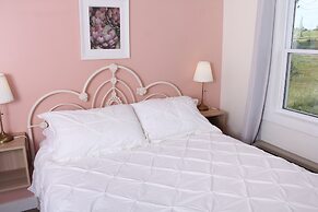 Gateway to Greenwich Suites