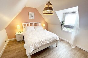 Gateway to Greenwich Suites