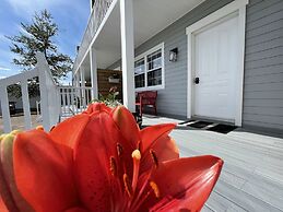 Gateway to Greenwich Suites