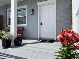 Gateway to Greenwich Suites