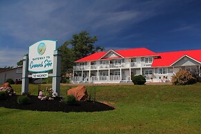 Gateway to Greenwich Suites