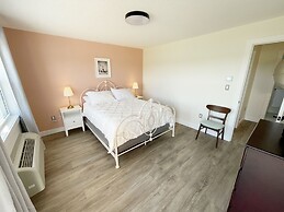 Gateway to Greenwich Suites