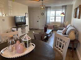 Gateway to Greenwich Suites