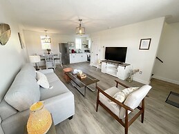 Gateway to Greenwich Suites