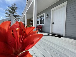 Gateway to Greenwich Suites