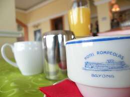 Hotel Rompeolas