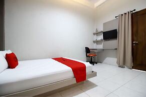 RedDoorz Plus near UPN Jogjakarta 2