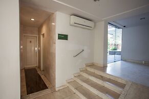 RedDoorz Premium @ Raya Nginden