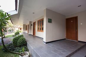 RedDoorz Premium @ Raya Nginden