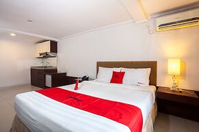 RedDoorz Premium @ Raya Nginden
