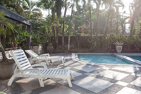 RedDoorz Premium @ Raya Nginden