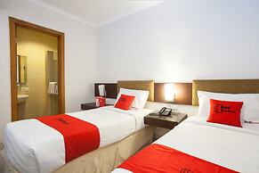 RedDoorz Premium @ Raya Nginden
