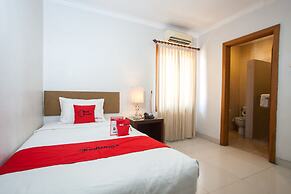 RedDoorz Premium @ Raya Nginden