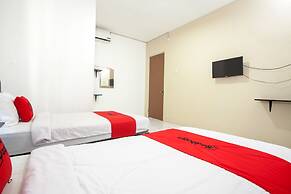 RedDoorz Plus near Galaxy Mall