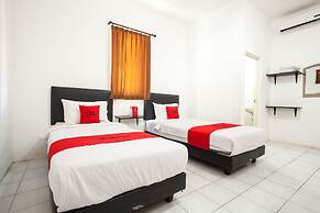 RedDoorz Plus near Galaxy Mall