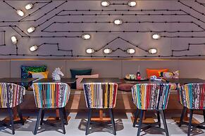 Moxy Frankfurt City Center