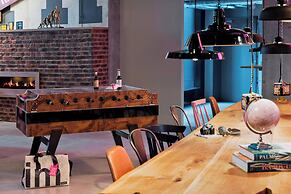 Moxy Frankfurt City Center