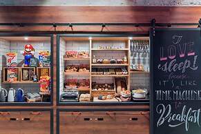 Moxy Frankfurt City Center