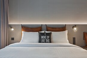 Moxy Frankfurt City Center