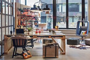 Moxy Frankfurt City Center